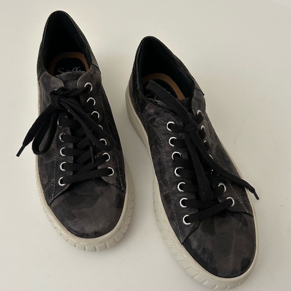 Sofft Parkyn Leather Comfort Platform Sneaker Black Camo Size 7.5 M